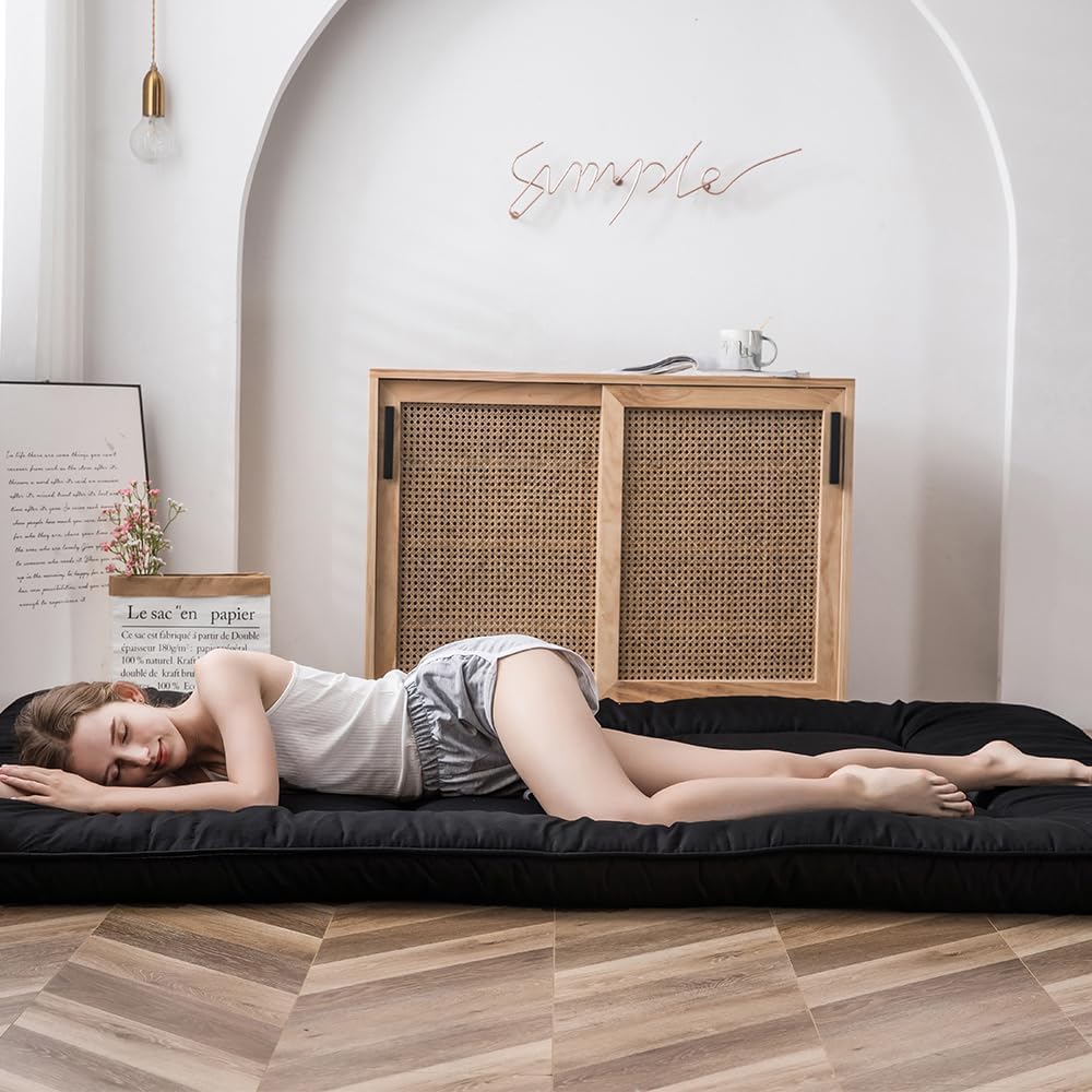MAXYOYO Japanese Floor Mattress Futon Mattress, 4' Thicken Tatami Mat Sleeping Pad Foldable Roll Up Mat Boys Girls Dormitory Pad Kids Floor Lounger, Black, King